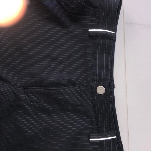 Under Armour Coldblack Black Pinstripe Golf Shorts Size 32 - Picture 5 of 9